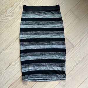 Suzy Shier Jersey Pencil Skirt - S